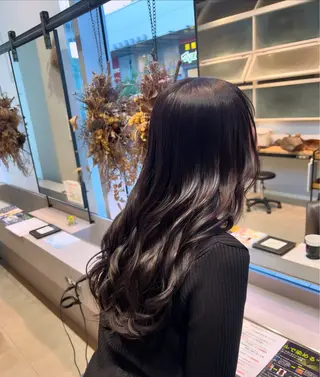 セミロング カラー 🫧Ai/ ロロネー森ノ宮💖のヘアスタイル