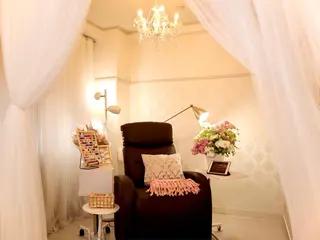 ネイル マツエク・マツパ アイブロウ Vogusty's Nail 鶴見店のネイルデザイン