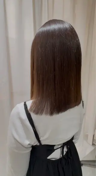 ミディアム カラー LIPPUL QOT Runaのヘアスタイル