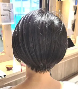 ショート alushe 岡 陽子のヘアスタイル
