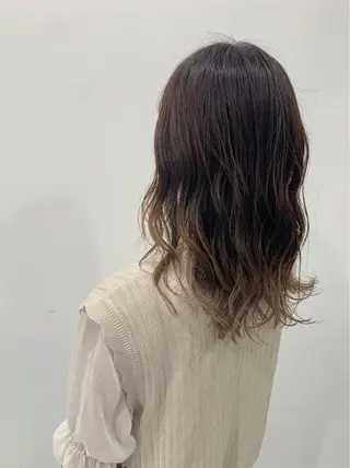 ロング カラー TAKUMI .のヘアスタイル