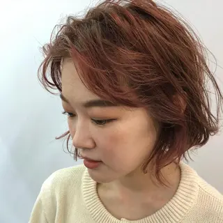 ショート カラー カトウ ユウカのヘアスタイル