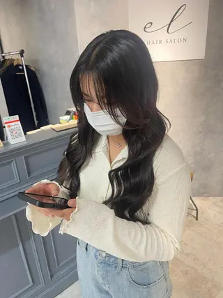 ロング オフホワイトアンドなんば所属・福西 洋斗のヘアスタイル