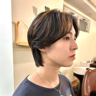 ショート カラー écouter所属・ショート/ウルフ ハイトーン/カイセイのヘアスタイル