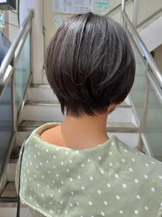 ショート ウスイマイコ カット/ケアカラーのヘアスタイル