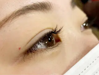 マツエク・マツパ 小林 美央のヘアスタイル