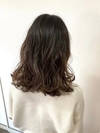 セミロング 山本 茉希のヘアスタイル