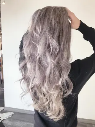 ロング カラー Mariana/ 鶴原-ハイライトのヘアスタイル