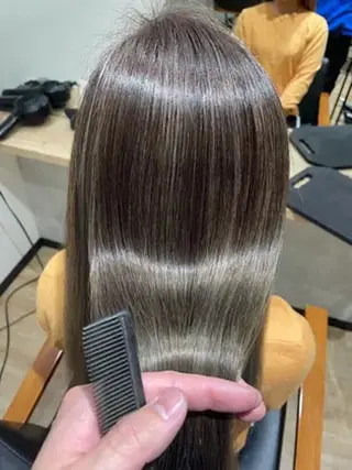 ロング カラー カイン トゥゾーのヘアスタイル