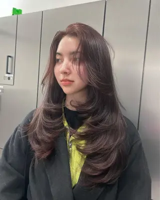 ロング 大人レイヤー/艶髪 🇺🇸TOMONAのヘアスタイル