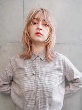 セミロング カラー MISAKI🪐 縮毛矯正のヘアスタイル