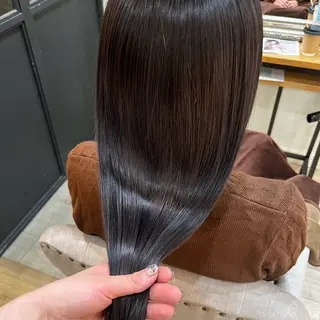 カラー しおり🍬 KOKORO🤍のヘアスタイル