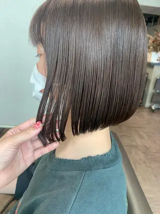 ショート カラー ヘアアレンジ サナ🌱 切りっぱなしボブのヘアスタイル