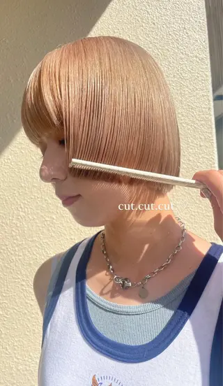 ショート mei|顔まわり ×透明感カラーのヘアスタイル