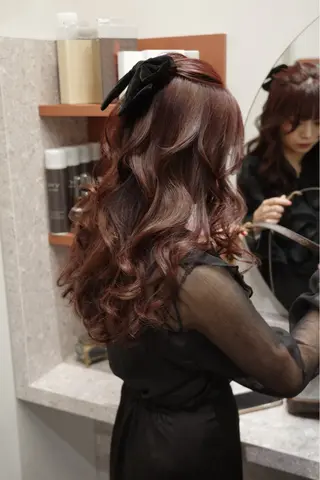 ロング カラー ヘアアレンジ autre所属・大久保 ひでなりのヘアスタイル