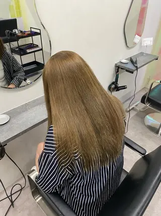 カラー 乾かしただけで艶髪✨ 縮毛矯正天王寺はやとのヘアスタイル