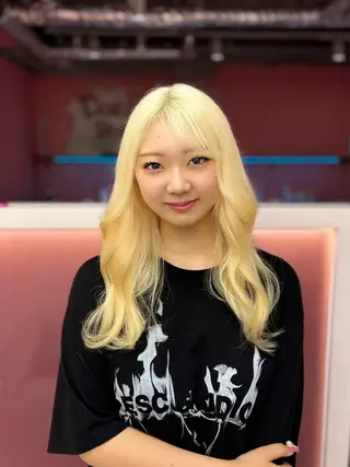 ロング カラー 田中麻鈴/ハイトーン /ミルクティーのヘアスタイル