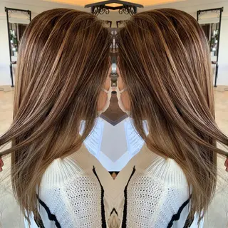 ロング カラー 伊藤 裕貴のヘアスタイル