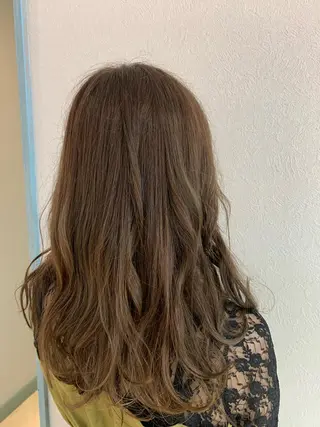 セミロング カラー 栗原 瑠世のヘアスタイル