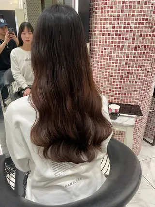 ロング パーマ コテ巻きパーマ 藤野佑成のヘアスタイル