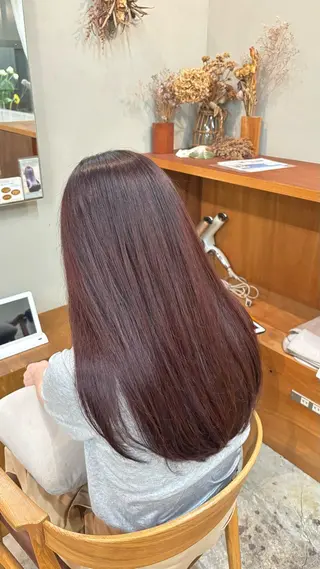 カラー 🌷花屋併設🌷 岡本明日実のヘアスタイル