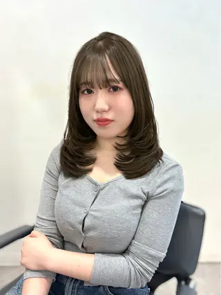 セミロング MEI🎀つやカラー 🎀レイヤー🎀渋谷のヘアスタイル