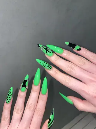 ネイル GO TODAY シェアサロン 渋谷Amiu店所属・渋谷ネイル🎀 y2k/海外ネイルのネイルデザイン