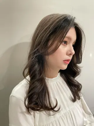 ロング カラー 太田ありさ クリーミーヘアカラーのヘアスタイル