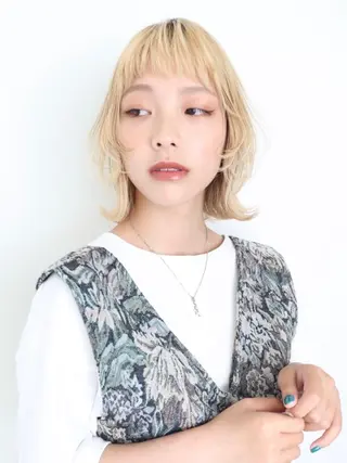 ショート カラー レイヤーカット⭐️ ブリーチ桑原 日花理のヘアスタイル