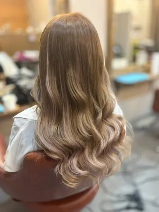 ロング カラー ヘアアレンジ ナギサ 🐶のヘアスタイル