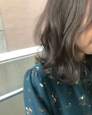 セミロング カラー 小野 かなこのヘアスタイル