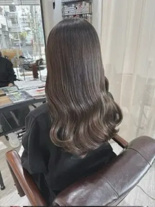 カラー 石井綾華🩰 髪質改善のヘアスタイル