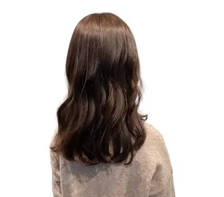 セミロング カラー 透明感カラー/牧内 楓/インナーカラーのヘアスタイル