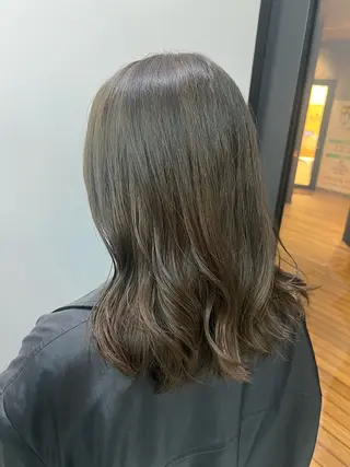 セミロング カラー ダブルカラー寒色系 ボリューム改善ハヤトのヘアスタイル