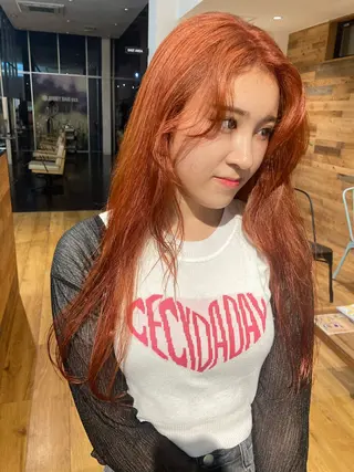 カラー 津田 里菜のヘアスタイル