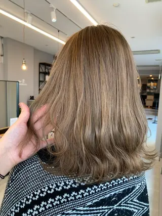 ミディアム カラー theF___ yukoのヘアスタイル