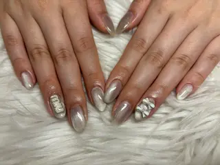 ネイル SOARE🤍 🤍のネイルデザイン