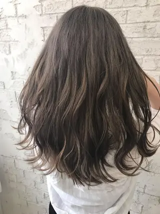 セミロング 🇺🇸ハイライト特 化美容師🇺🇸漆沢のヘアスタイル