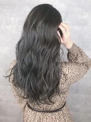 ロング カラー _WHITE 天王寺のヘアスタイル