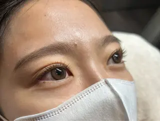 マツエク・マツパ Oui所属・小宮山 結姫の眉毛・アイブロウイメージ