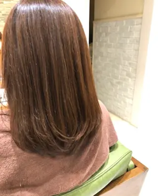 ミディアム 酸性ストレート特化× 艶髪師/及川のヘアスタイル