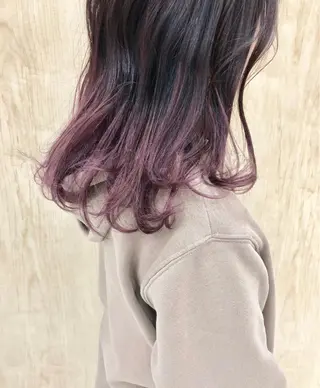 ミディアム カラー 岩田 萌那のヘアスタイル