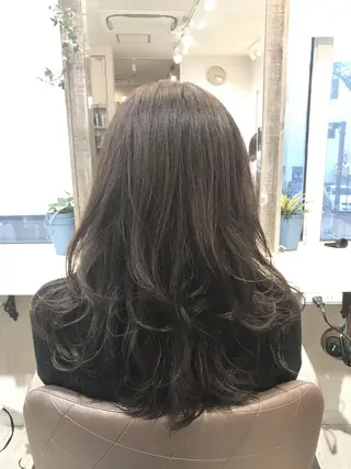 カラー 嶋村夏実🌼レイヤー 🌸白髪ぼかしのヘアスタイル