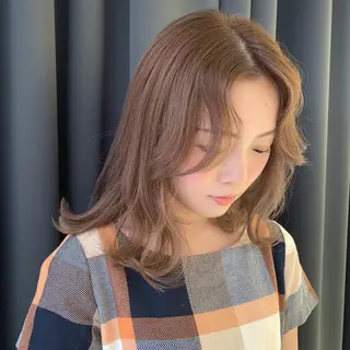 セミロング カラー ORIKA 美容室のヘアスタイル