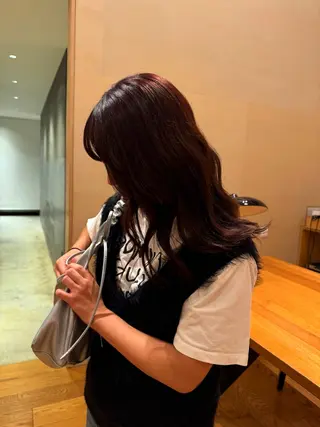 ミディアム カラー 中野 遥のヘアスタイル
