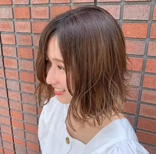 ミディアム カラー ツチダ カホのヘアスタイル