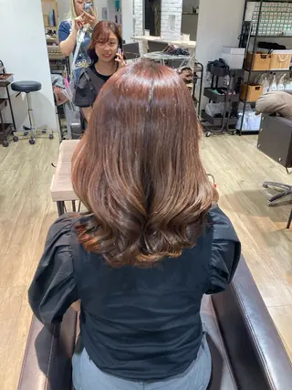 ミディアム カラー ヘアアレンジ N+【エヌプラス】所属・川畑 心子のヘアスタイル