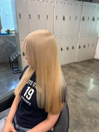 ロング カラー ハイトーンブロンド 横浜💞ミオのヘアスタイル