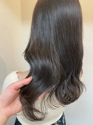 カラー PUUR所属・🍒鈴木 エミリ🍒のヘアスタイル