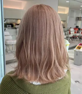 セミロング カラー 足立 悠輔のヘアスタイル